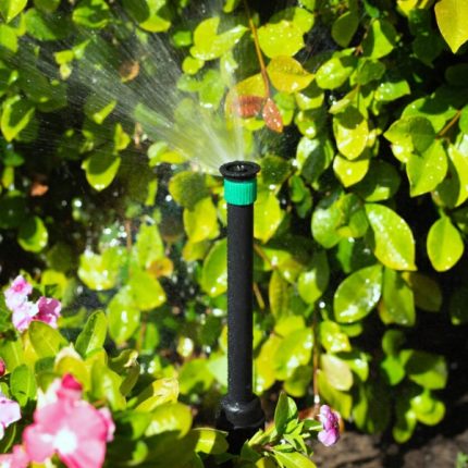 300-600mm Pro Series Telescopic Riser with Adjustable Nozzle, designed for garden irrigation over tall plants