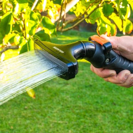 Holman Comfort Grip Fan Spray Gun with Thumb Flow Control, ergonomic and ideal for garden watering